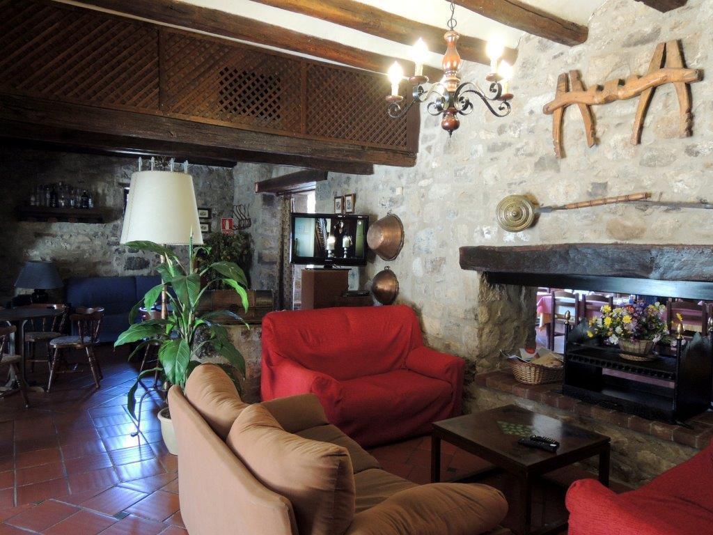 Hostal De La Rovira Oix Kültér fotó