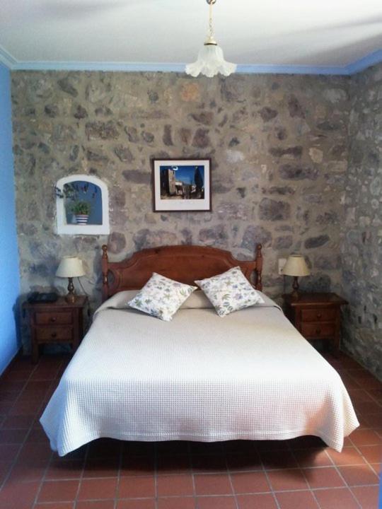 Hostal De La Rovira Oix Szoba fotó