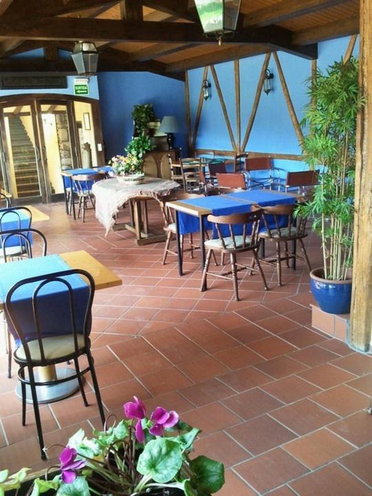 Hostal De La Rovira Oix Kültér fotó