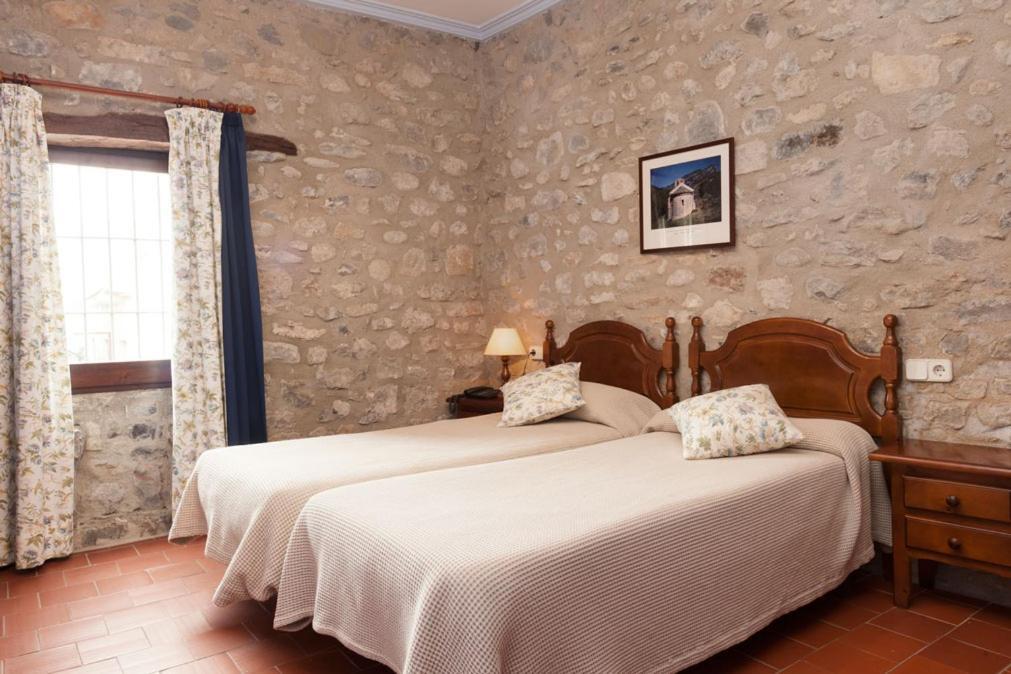 Hostal De La Rovira Oix Kültér fotó